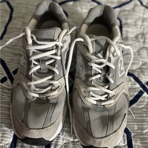 New Balance Men's Gray and White Sneakers